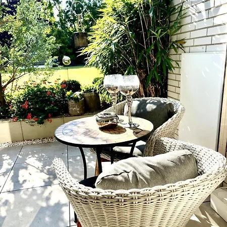 Schoene Mit Terrasse Nahe Duesseldorf *